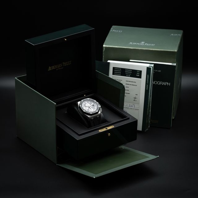 Audemars Piguet Royal Oak Offshore 26400IO.OO.A004CA.01 Image 6